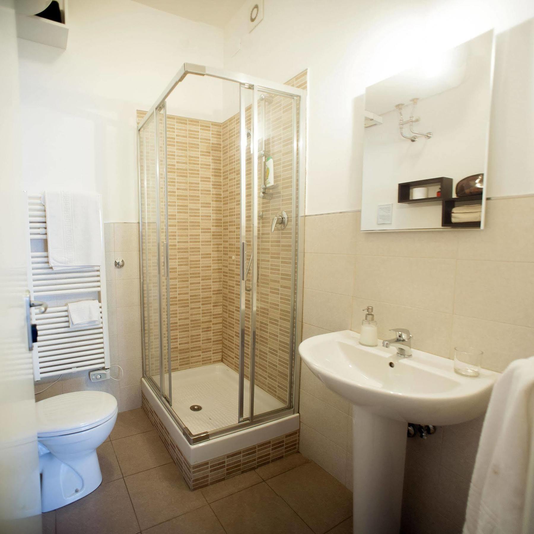 פסקרה Elisir B & B מראה חיצוני תמונה